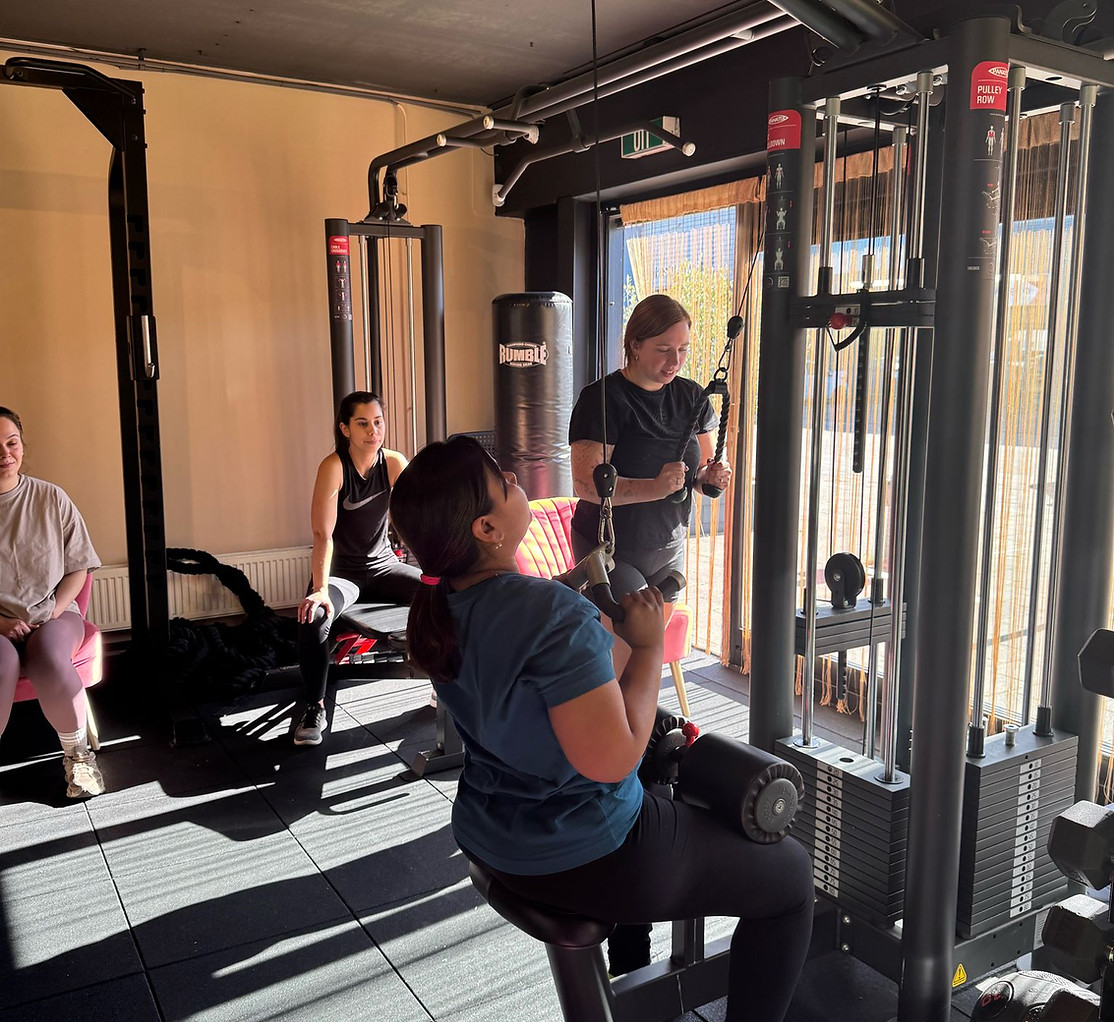 Fullbody Fit groepsles in Utrecht bij Chachi Sports voor vrouwen om het hele lichaam te trainen en spieren te versterken