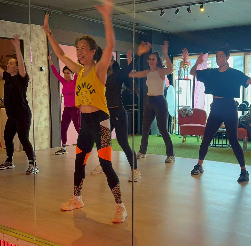 Zumba groepsles voor vrouwen in Utrecht bij Chachi Sports om calorieën te verbranden en plezier te hebben tijdens sporten
